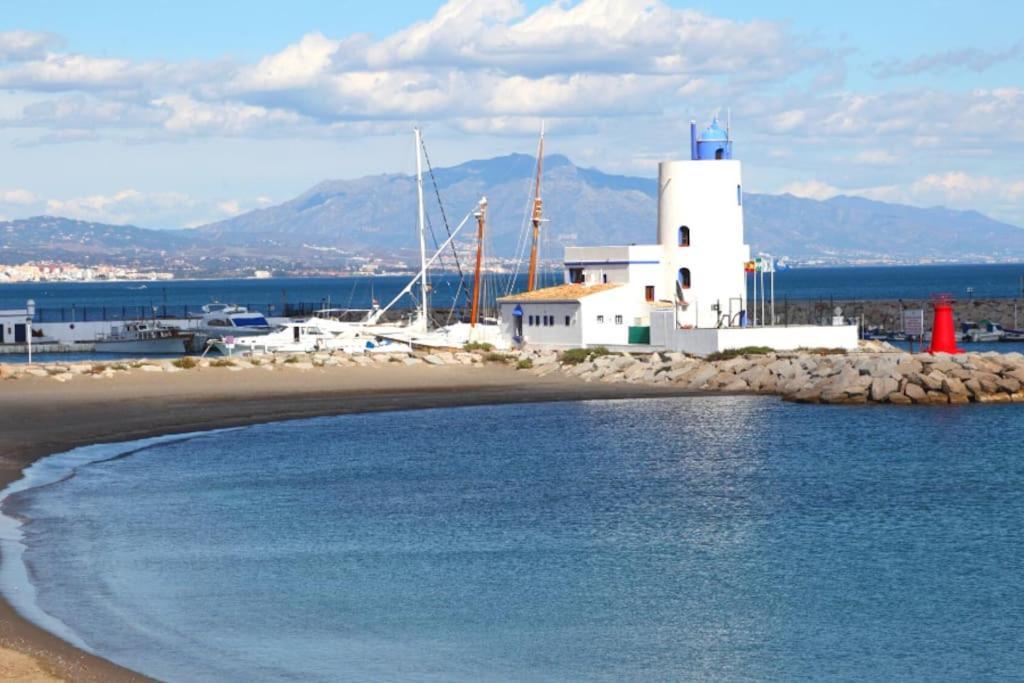 Apartamento Entero Con Solarium En Sabinillas, Con Piscina Y Al Lado Del Puerto De La Duquesa مانيلفا المظهر الخارجي الصورة